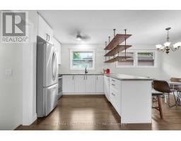 1951 DULUTH CRESCENT - 11