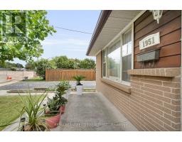 1951 DULUTH CRESCENT - 3