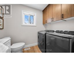 39 - 1990 WAVELL STREET - 17