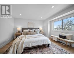 39 - 1990 WAVELL STREET - 21