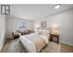 39 - 1990 WAVELL STREET - 23