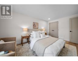 39 - 1990 WAVELL STREET - 24