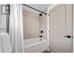 39 - 1990 WAVELL STREET - 27