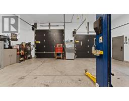 8443 GOOSEMARSH LINE - 38