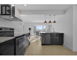 878 RIVERSIDE DRIVE - 17