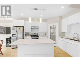 56 - 811 SARNIA ROAD - 12