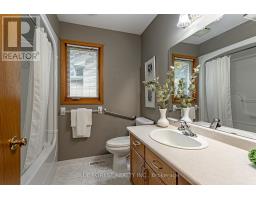 15 CALVERT PLACE - 24