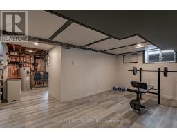 9716 LAKESHORE ROAD - 24