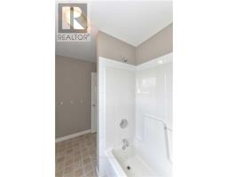 31 - 600 SARNIA ROAD - 14