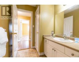 31 - 600 SARNIA ROAD - 17