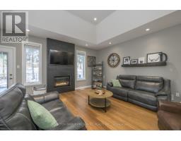 21 CAVERHILL CRESCENT - 16