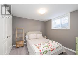 21 CAVERHILL CRESCENT - 32