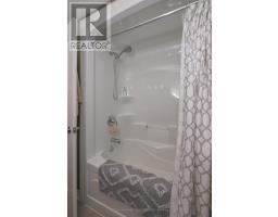 21 CAVERHILL CRESCENT - 34