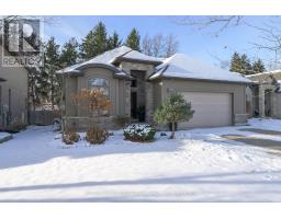 21 CAVERHILL CRESCENT - 4