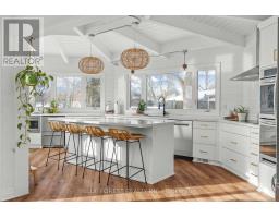 521 UPPER QUEEN STREET - 16