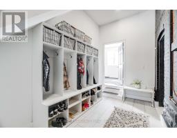 521 UPPER QUEEN STREET - 36