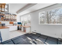 521 UPPER QUEEN STREET - 41