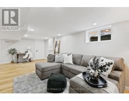 1840 ROYAL CRESCENT W - 31