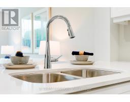 201 - 100 THE PROMENADE - 7