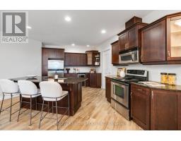 407 - 250 PALL MALL STREET - 17