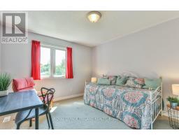 41 GREYROCK CRESCENT - 31