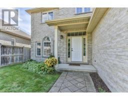 41 GREYROCK CRESCENT - 4