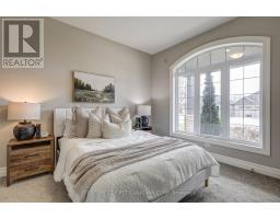 696 BENNETT CRESCENT - 16