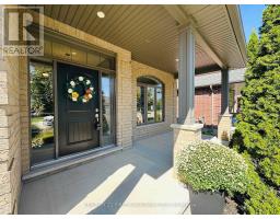 696 BENNETT CRESCENT - 2