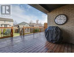 696 BENNETT CRESCENT - 4