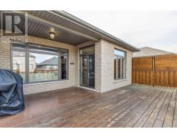 696 BENNETT CRESCENT - 7