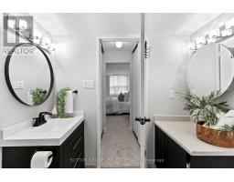 1702 - 380 KING STREET - 34