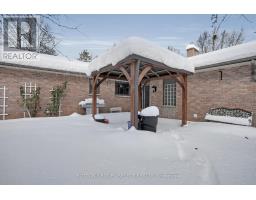 67 FARMINGTON CRESCENT - 38