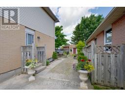 74 ERICA CRESCENT - 30