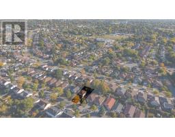 74 ERICA CRESCENT - 35