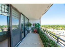 1601 - 389 DUNDAS STREET - 32