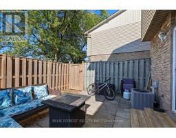 16 - 821 SOUTHDALE ROAD E - 29