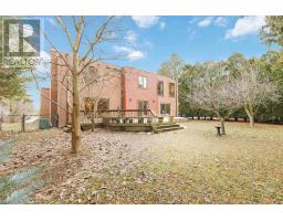 3 SHAVIAN COURT - 32