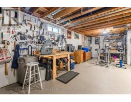 18 - 20 WINDEMERE PLACE - 25