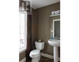 33 ABBOTT STREET - 16