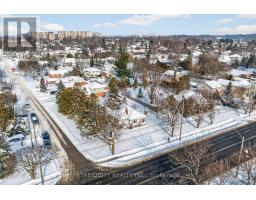 566 SOUTHDALE ROAD E - 16