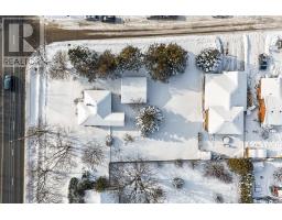 566 SOUTHDALE ROAD E - 20