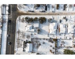 566 SOUTHDALE ROAD E - 21