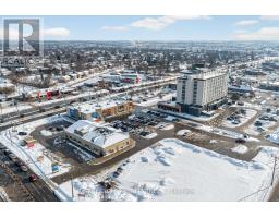 566 SOUTHDALE ROAD E - 35