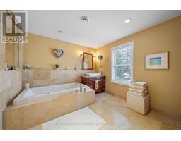 1104 THE PARKWAY - 23