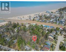 47 HEAMAN CRESCENT - 2