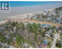 47 HEAMAN CRESCENT - 35