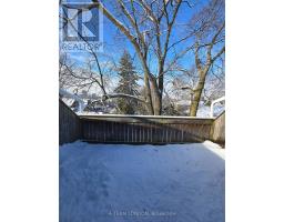 4 - 39 REGINA STREET - 24