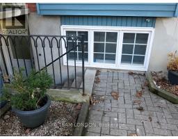 4 - 39 REGINA STREET - 25