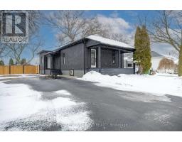 3 MARY STREET E - 31