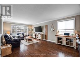 42 FIELDSTONE CRESCENT - 4